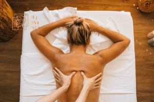 Aproveite os benefícios da massagem relaxante na Clínica Humanitá. Além de aliviar o estresse e a tensão muscular, conheça outros benefícios dessa técnica e melhore sua qualidade de vida